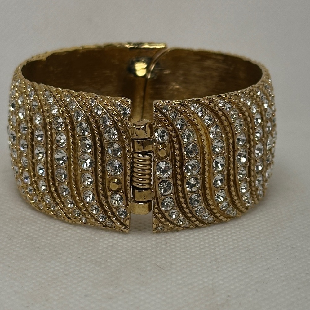 Kate Spade Through the Looking Glass Bee Cuff Gold and Crystal Hinged Bracelet - Picture 4 of 6